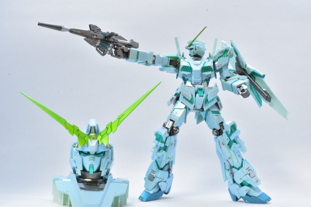 ユニコーンヘッドも本体と同じ設定で塗装しています。
これは通常の照明での撮影です