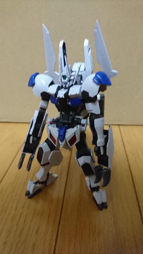 設定的にはフラウロスのプロトタイプで、MA形態での試験機という事で作成しました。以前は発掘時、実践配備、厄祭戦仕様、最終形態とあげさせていただきました。これが一番受けのよかったマルコシアス厄祭戦仕様ですw