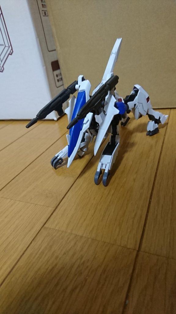 MA形態。通常の戦闘なら可能だが、対MA時のリミッター解除の戦闘機動に耐えられず実戦中に自壊、大破してしまった。