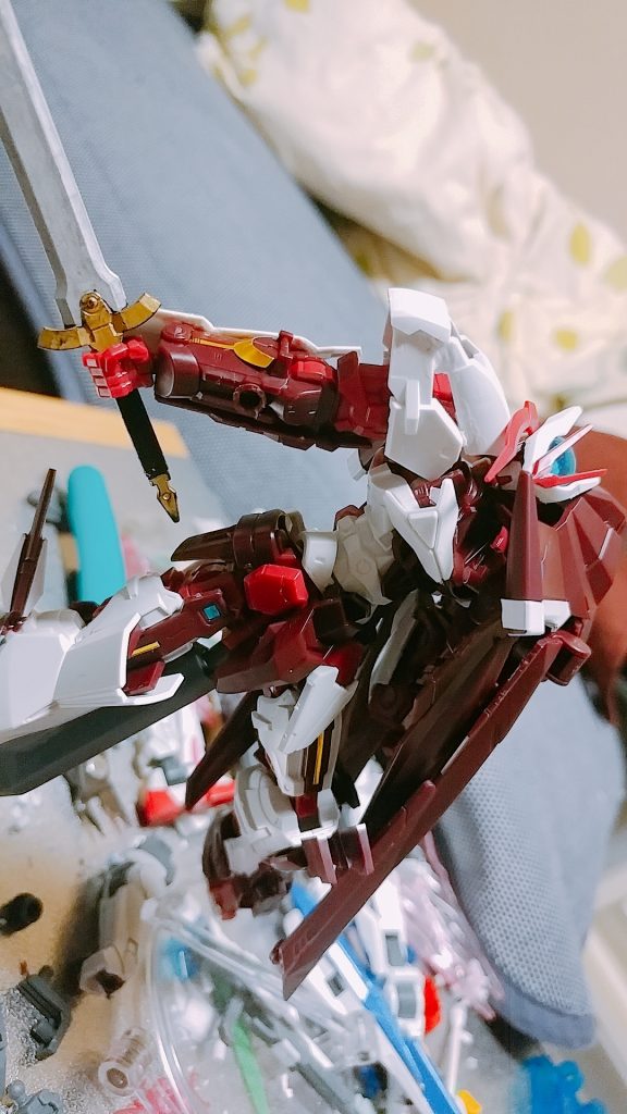 背面のソード装備
グレイズリッターのソードを
塗装してあったものを流用