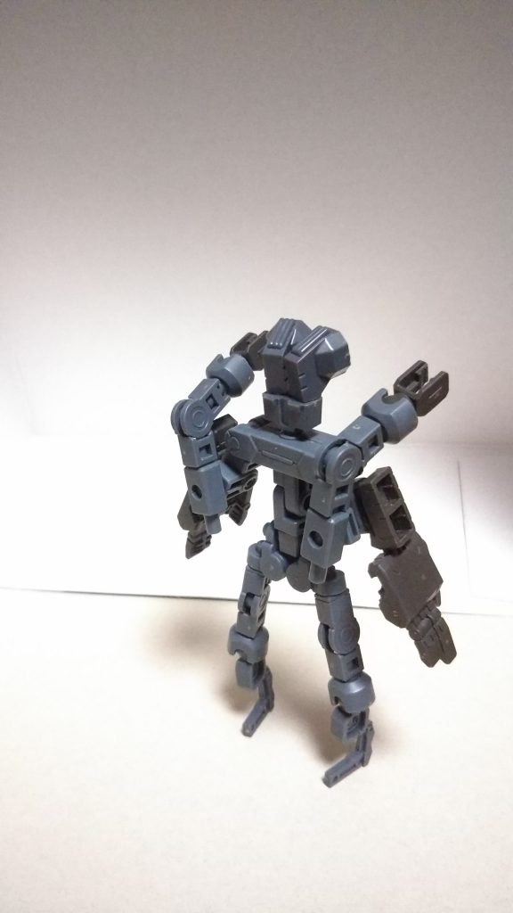 以前からの変更点は
腕部
脚部
です。
かなり人型寄りのシルエットになりました