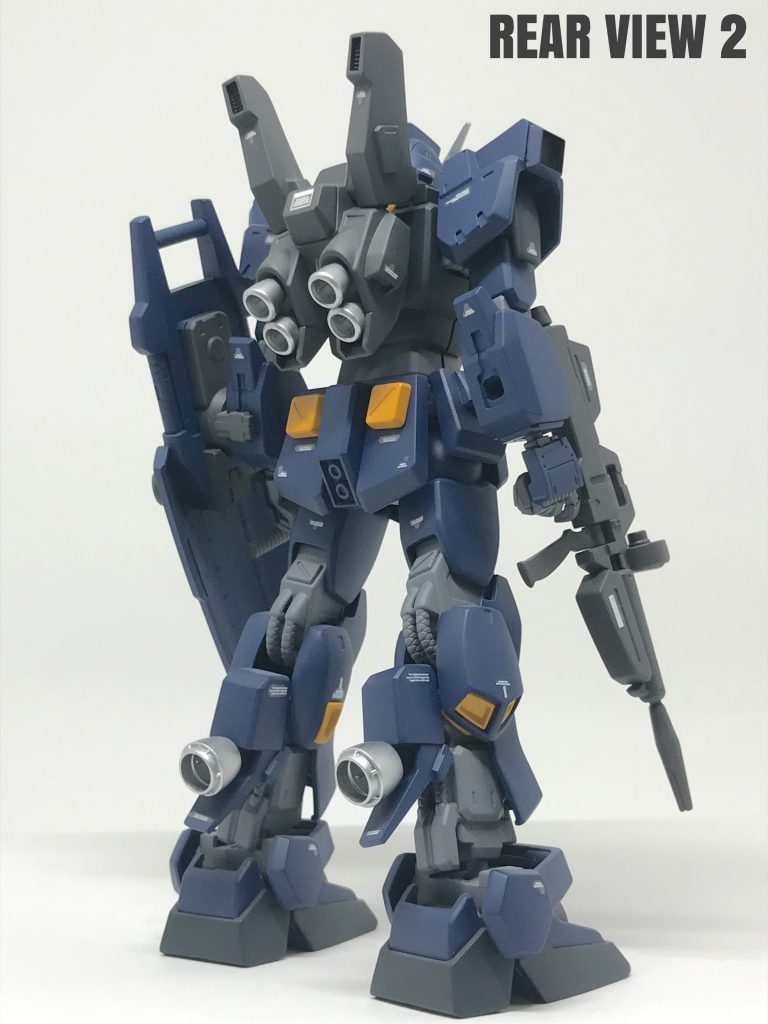 プロトタイプだけにマークⅡ君と非常に
よく似た形状をしているので、大した
改造や加工をしなくても、大体の形には
なりますね。
細かい点を言えばキリがありませんが、
自分的には満足してます。
今度はエゥーゴカラーにチャレンジします。
(いつになるか分かりませんが… )