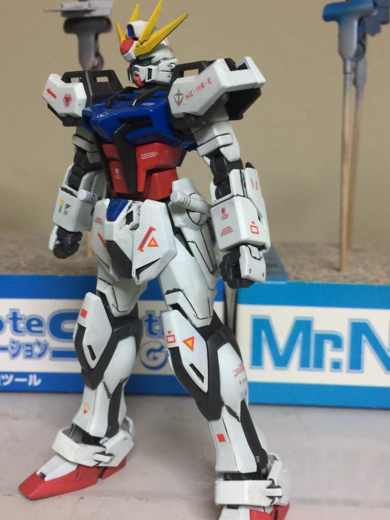 ゴッドビルドストライクガンダム本体の
水転写デカール貼りが完了した
製作工程です。