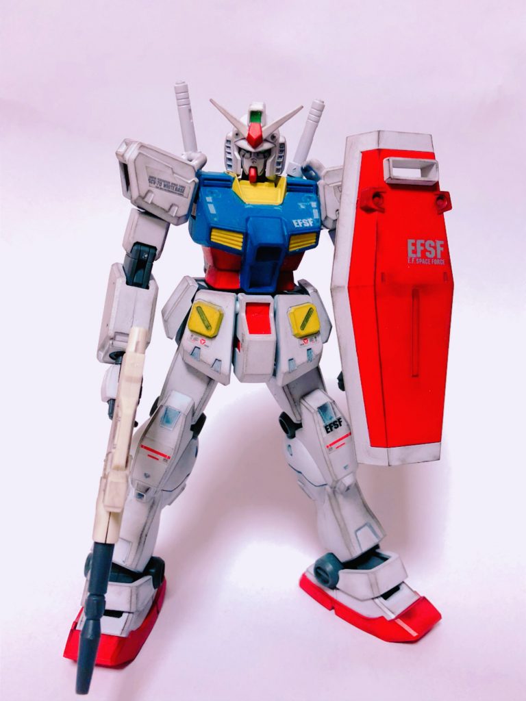 肩とバックパック、シールドはジム改、頭はHGガンダム、あとはジムカスタムです。ビームライフルはEZ-8のやつかな?