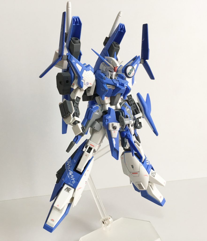 一部の武装は着脱可能なためなんちゃって軽装形態も再現できますw