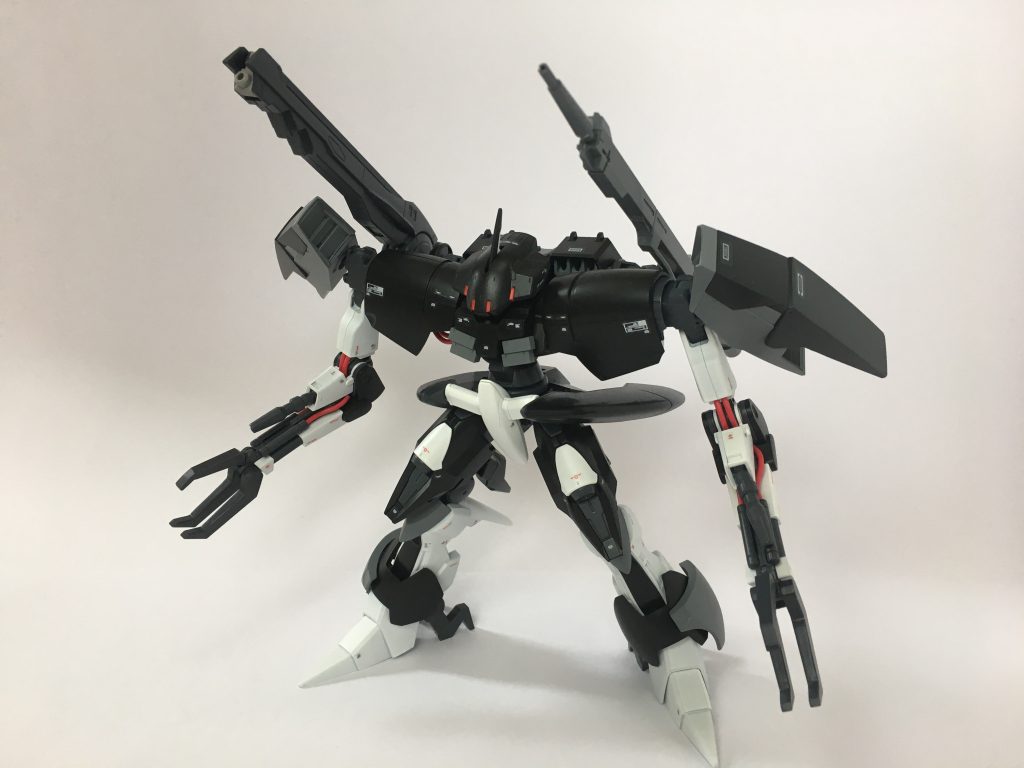 作戦内容によってはサブアームに取り付ける武装を変更し、その高出力を生かして
あらゆる局面で運用された。