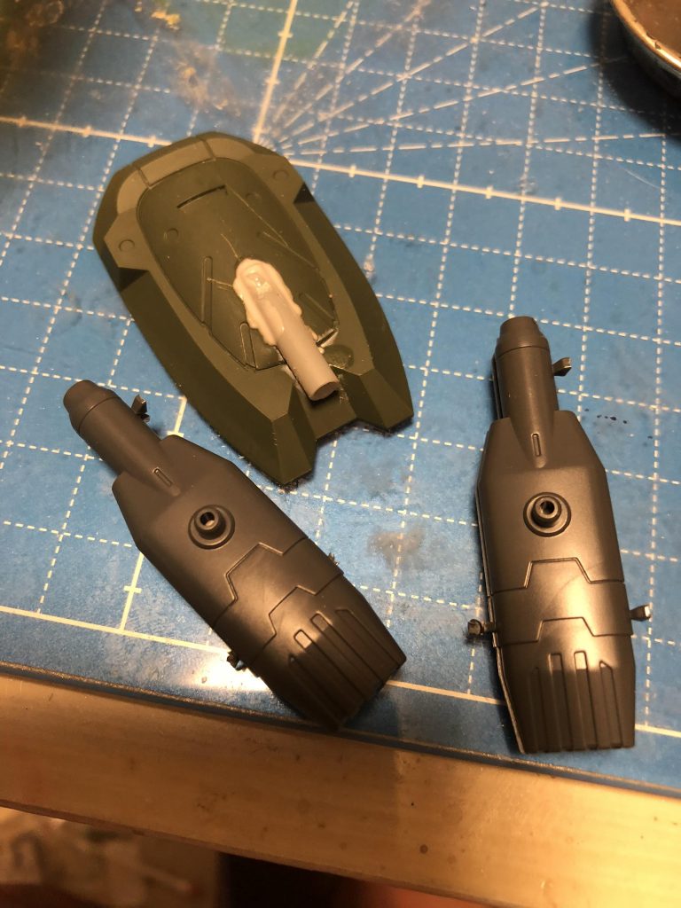 ツインブレイカーはグリモアと追加装備のキットから自作。穴あけるだけなんで簡単です