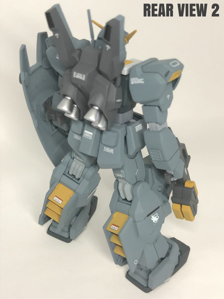 小さくて見辛いかもしれませんが、ビーム
ライフルのカートリッジを二連にしてます。
二連にする事により持続時間を長くし、
カートリッジ交換を極力少なくする工夫から
思い付きました。（交換時の僅かな隙を突い
てくるリスクを減らす！ 的みたいな？）

参式、弐式と続きましたので当然、『壱式』
も存在します。
後日、投稿させて頂きますので、見てくれ
たら嬉しいです。  (●´ω｀●)