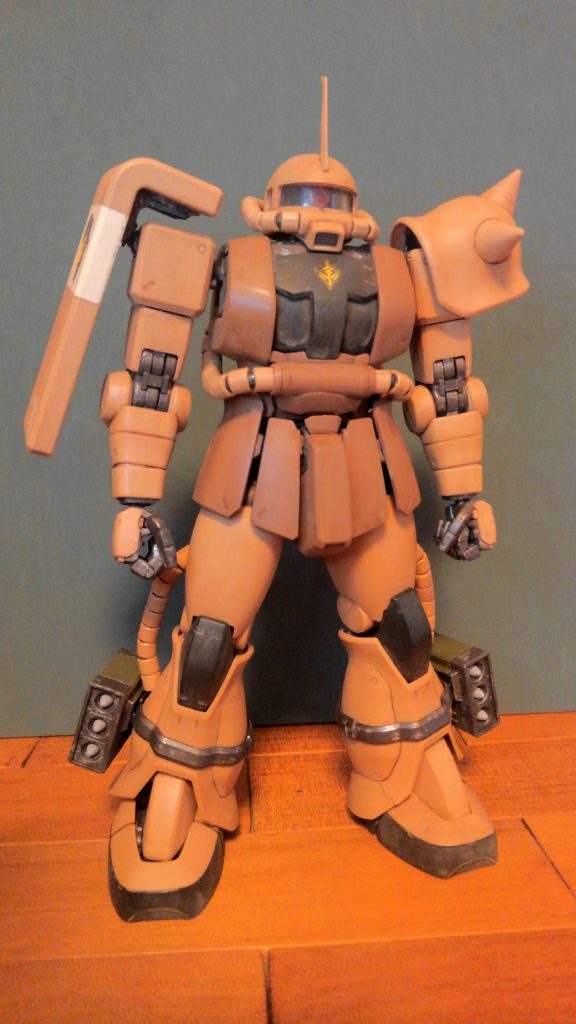 プロショップ限定のザクⅡ
つや消しとウェザリングで完成させてます