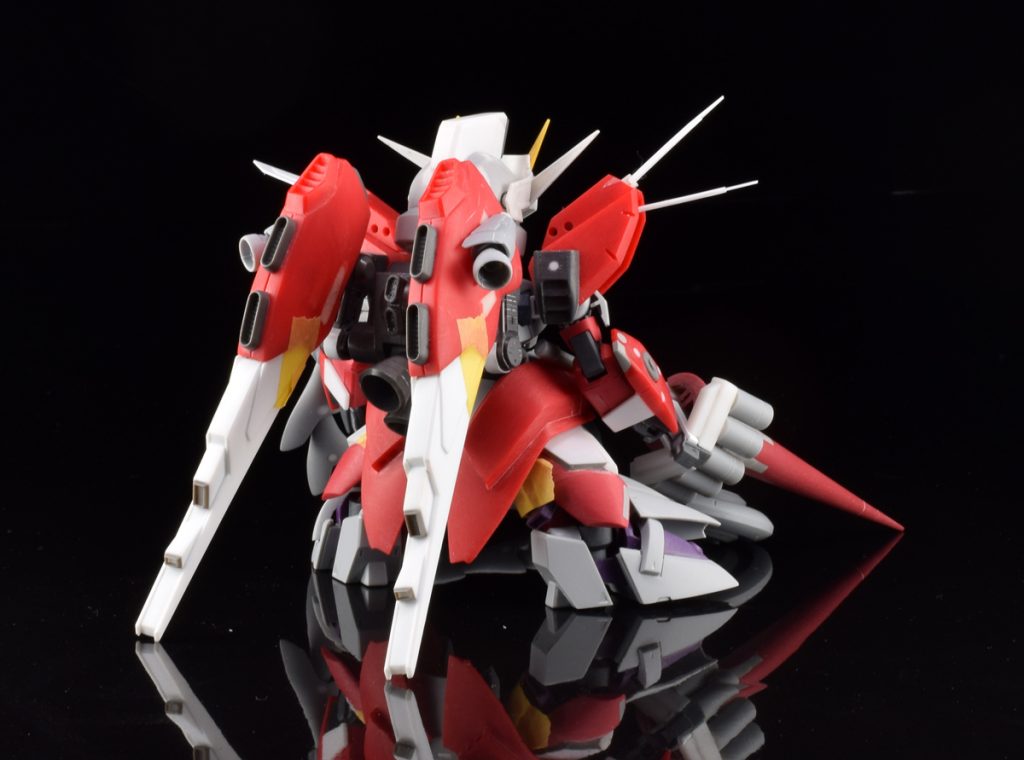 塗装前
基本はビギナギナにビギナゼラの肩、バックパック、サイドアーマーを移植する形です
腕や脚はHGセイバーをベースに形状を整えています
頭はヘルメットが旧SD X1、フェイスがビルドバーニングです