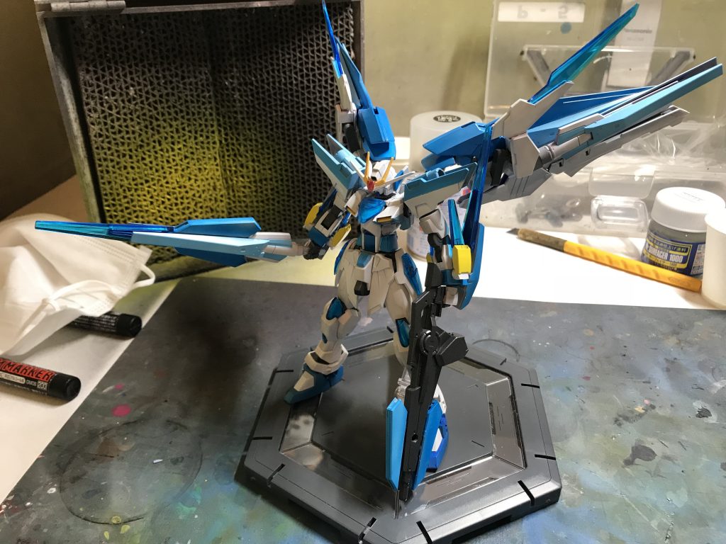 完成直後の画像、以前にも言いましたがモチーフにサイバーフォーミュラのアスラーダを取り入れました、なのでカラーリングと胸のクリアーパーツ共にアスラーダに寄せてます