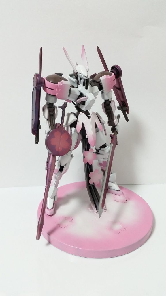 ソメイヨシノ本体、台座も可愛らしく桜柄にしてます。