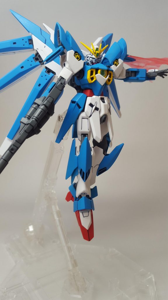 当時、テレビでビルドファイターズを観て、ガンプラを作るだけでなく、ミキシングしたり改造する事が新鮮で、その時から更にガンプラ作りが好きになりました。今回は、そんなミキシングをし始めの頃の思い出の作品です。この機体から、本格的に塗装などにも取り組み始めました♪
昔の作品なので、写真が正面の分しか残ってなかった…
観て頂きありがとうございました!
良かったらコメントお願いします♪
