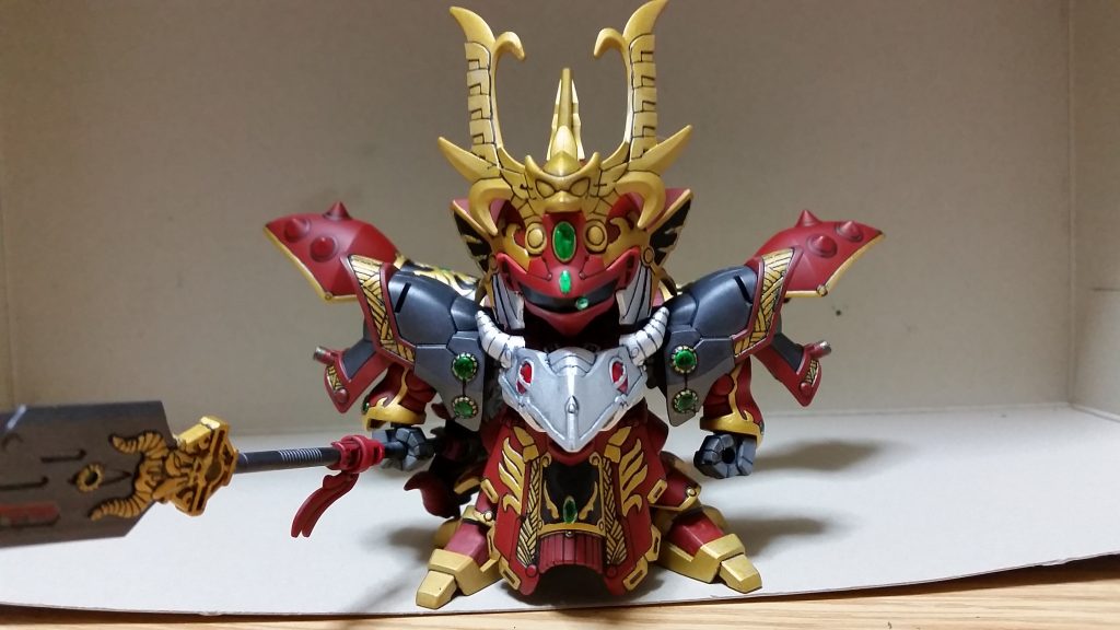 獄凰形態。追加パーツと肩鎧を背中に移動させることで再現。モチーフがナイチンゲールとなります。