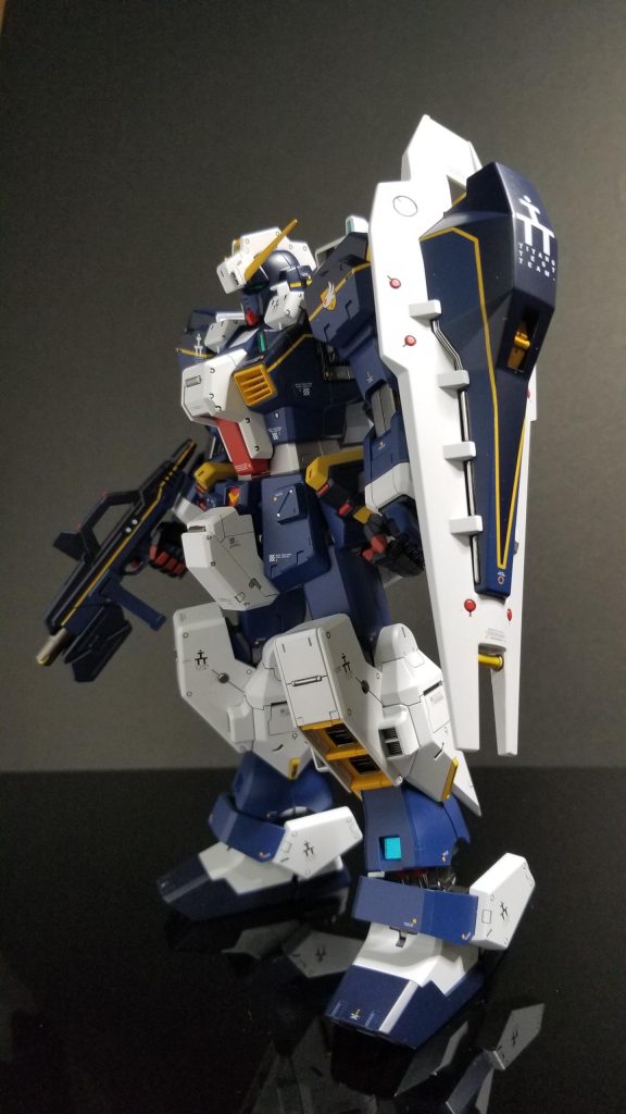 ブースターシールドに設定画にあるフィンを追加