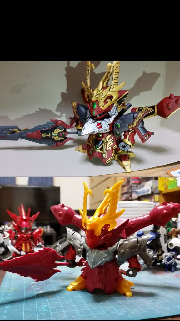 塗装前後比較。素のままだと明るすぎるため、ダルレッドで暗めに塗装しています。それに合わせて各色を調整していき、結果として全塗装になりました。