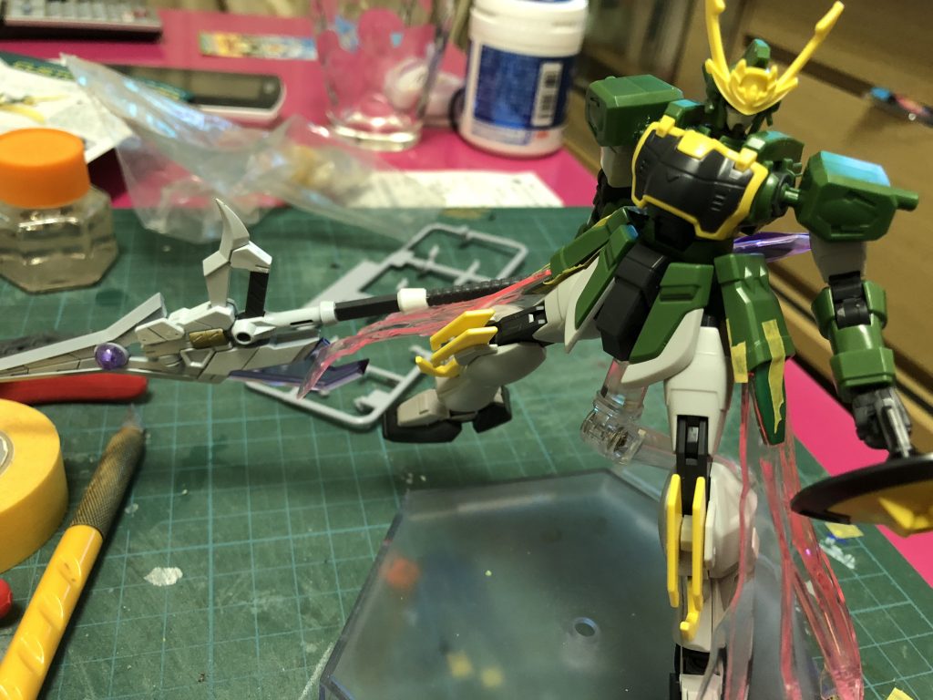 元イメージ
元々はコトブキヤさんのガンブレードランスをそのまま使おうと思っていたのですが、
小振りなのでぶん回すイメージとは少し違うなと思い今のサイズに至りました。