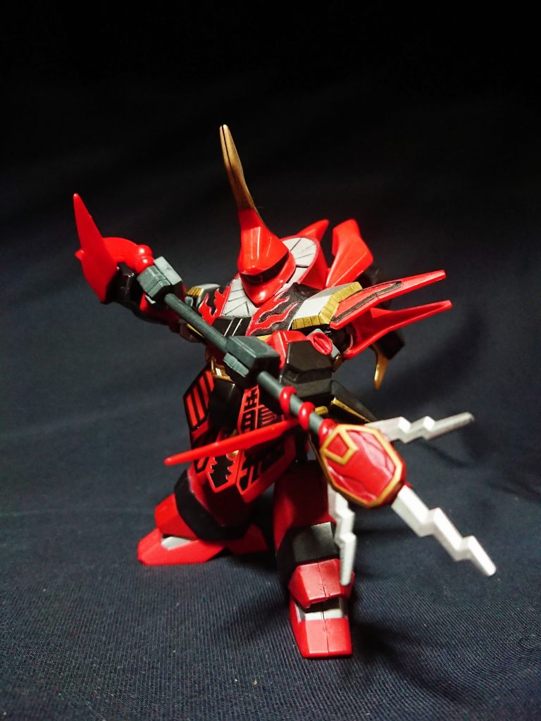 分離時と合体時でのプロポーションアップに重点を置いているため、大幅なアレンジはしていません。
ただ武器が飛龍砲のみだったため、張飛の雷蛇を使用し新たに槍を追加しました。
黒魔神闇皇帝の体の一部から作られた槍、黒蛇槍を復活の際に与えられた。という設定にしています。