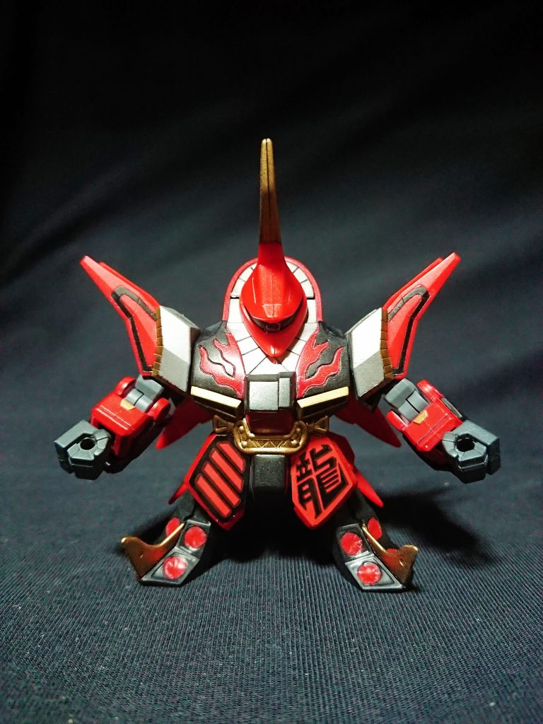 龍将時から腕が大きく見えますが、フレームで足を延長することで違和感を減らしています。
プロポーションはたぶん3割増。