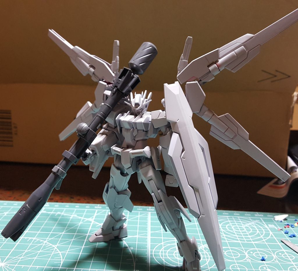 構想段階、この時はGNシールドもってたんだなぁ…