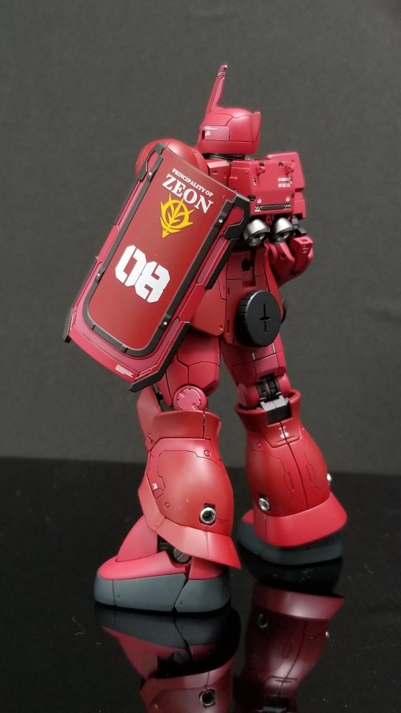 シールドを塗り分けて専用機を演出