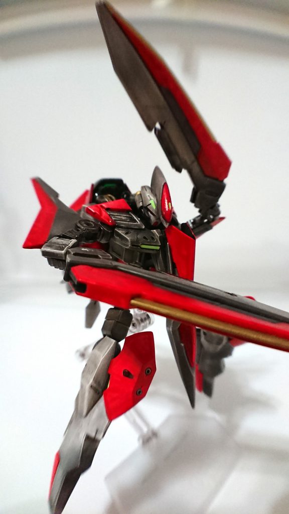 ・レアメタルブレードウィング
可変翼を取り外し手持ちで使用可能。