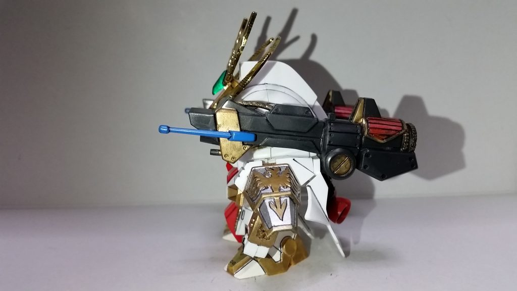 大目牙砲発射！スプリングギミック内蔵のため、弾を発射できます。