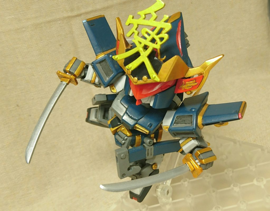 バイザーは塗りつぶして目線を誤魔化せるように。