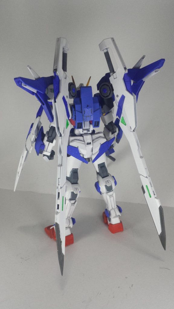 大剣はオーライザーをイメージしたカラーリングです。