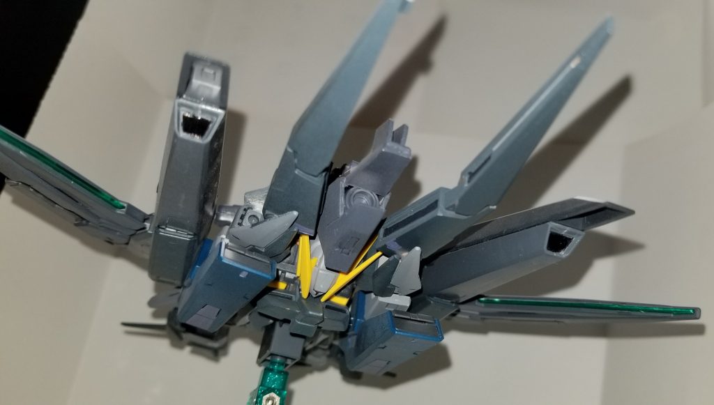 可変形態 GNキャノンを3門にして火力を強化。GNHWのミサイルコンテナ兼ブースターを装備して推進力も強化。