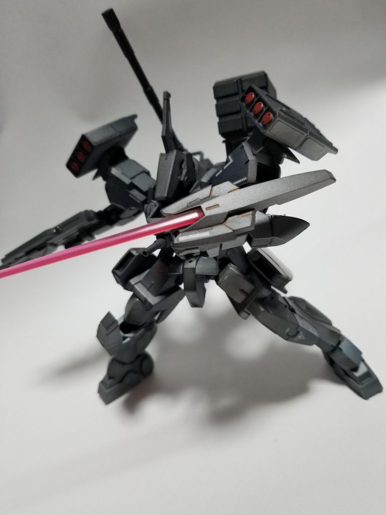 近距離の大型サーベル。イメージは月光