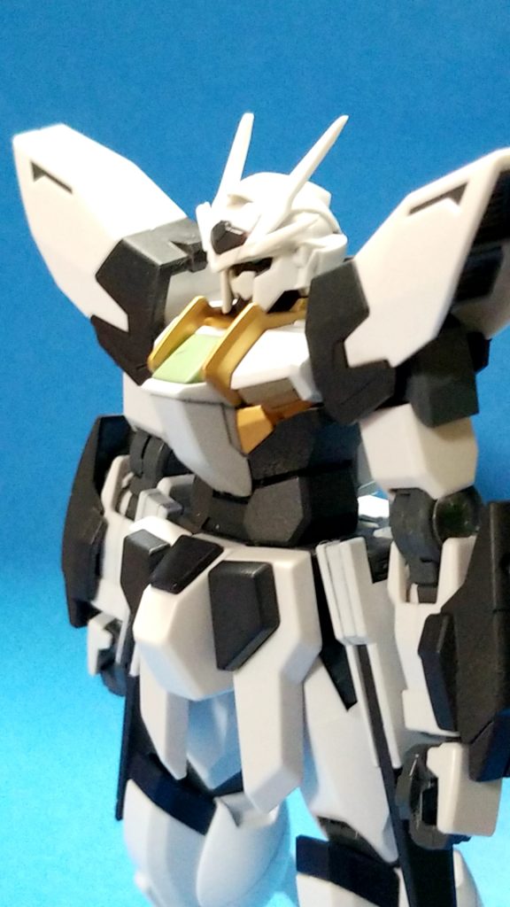 オデット(白鳥)とオディール(黒鳥)と言うことで、白をメインカラーとし、所々に黒系を混ぜています。
黒もブラックだと微妙に感じた為、落ち着いた感じのファントムグレーで塗装しています。