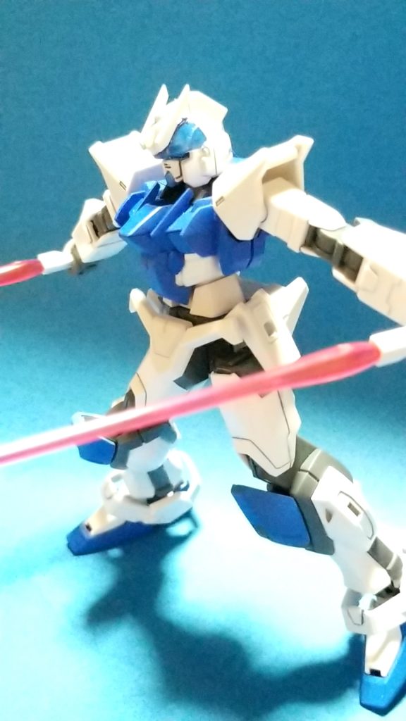 ダブルオーのパーツを使っている為、GNビームサーベルを装備。