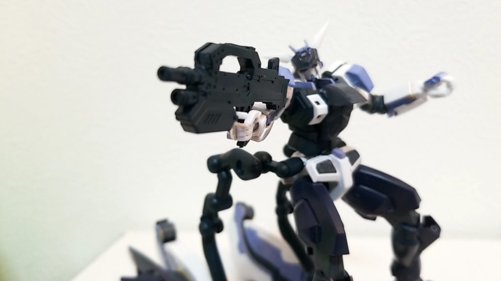 唯一のメインウェポン
「UNAマシンガン」