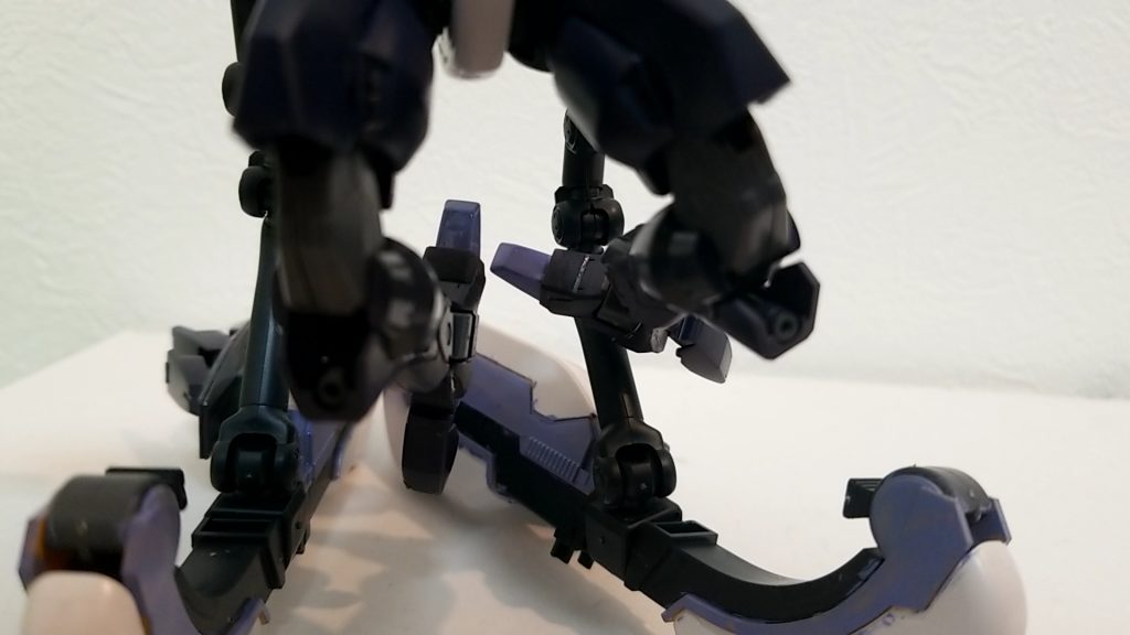 サブユニットとして膝に隠しビーム兵器がある
「エレキウナビーム」
どうやらデンキウナギのようだ