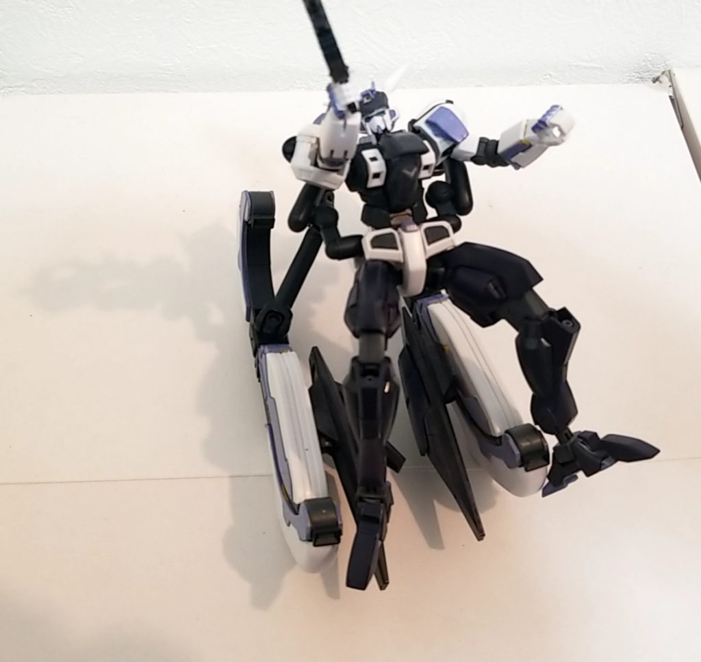 火力は無いが高速移動により敵を翻弄する
（画像は仰向けでも射撃ができている様子）