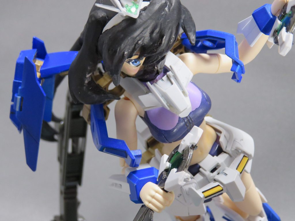 (バスト部分のカラーリングはボリュームを意識して明暗塗り分け)