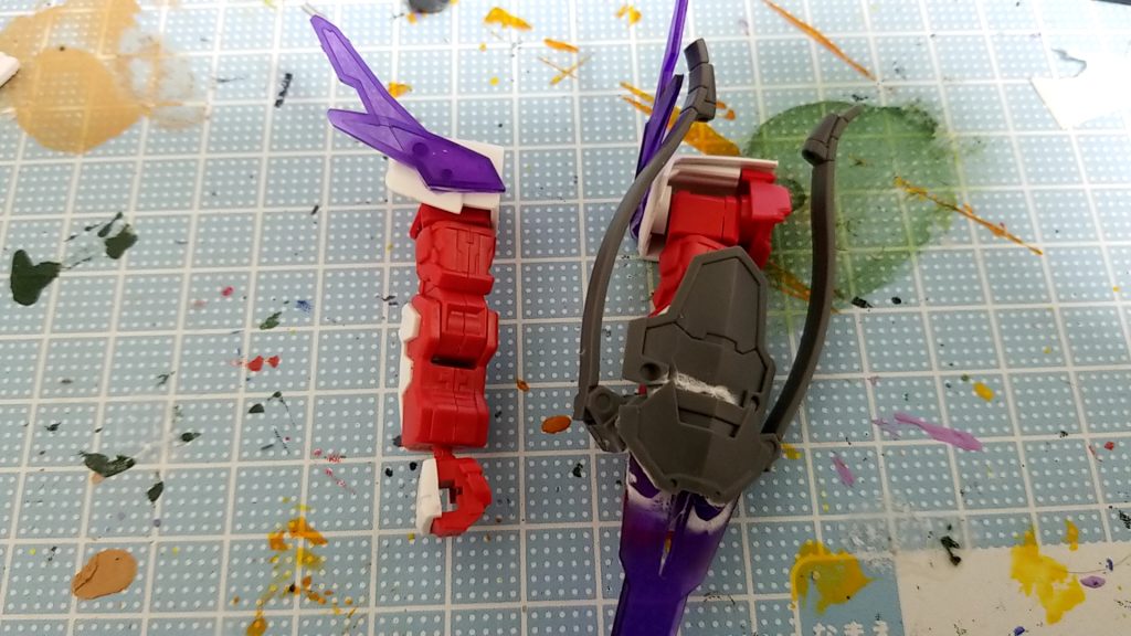 肩にはトランジェントグレイシャーのクリアパーツを
弓はプラアクトさんのオプションシリーズ「和弓」を使用