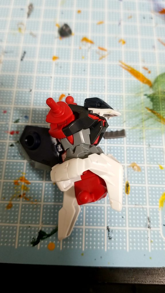 胴部分にRGジャスティスのパーツを使用