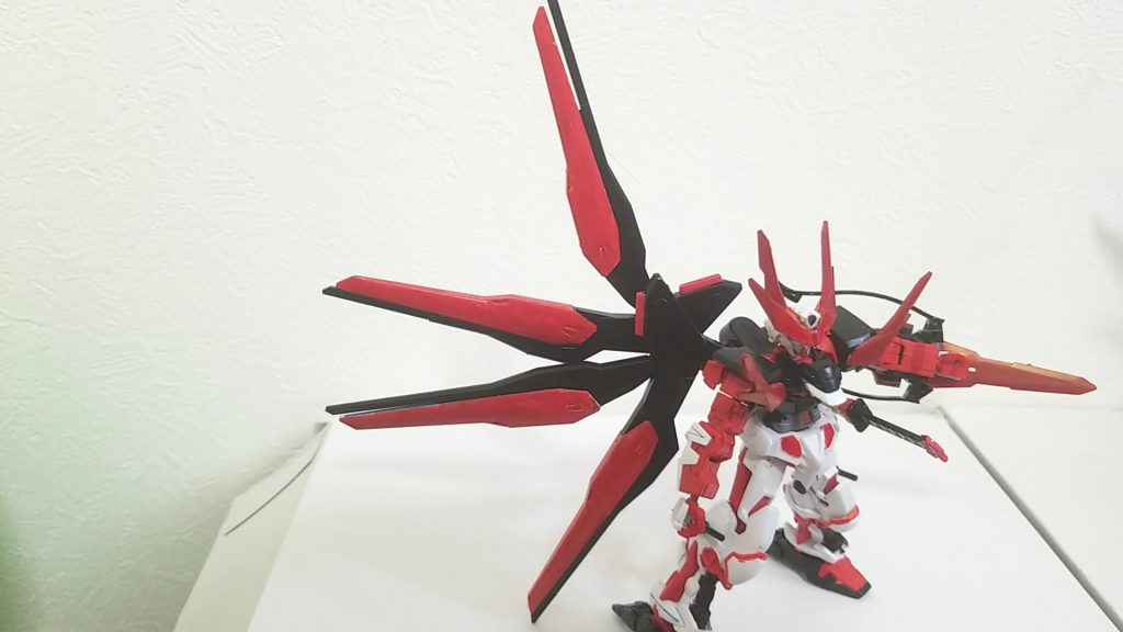 鏡花水月『彼岸花』
スーパードラグーン
本来のオールレンジ攻撃に加えてビームシールドの展開、GNファングのような近接オールレンジ攻撃、エネルギーを収束させた威力増加などこれまでのオールレンジ兵装の役割も可能
‥‥お気づきの方もいると思うが武器の名前は、グランブルーファンタジーのナルメアのアビリティです
なお投稿者はグラブったことはない模様(おい