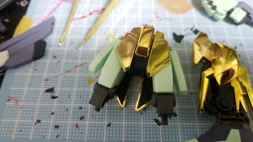 腰部もデルタガンダム、太腿部はジェガン
サイドスカートはジェガンのバックパックのブースターを使用