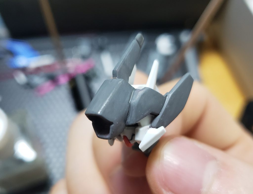 頭部案
最終的に我慢できずもう2本角を増やしましたw
ほら、センサーアンテナって沢山あっても困らないから…