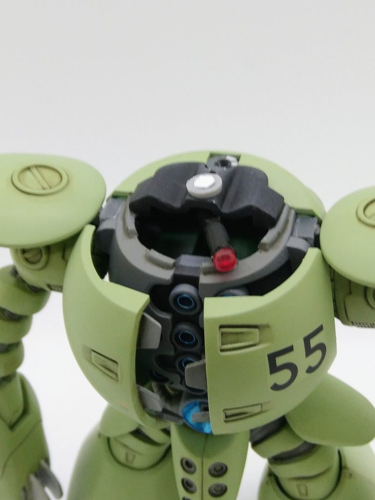 モノアイ可動改造です。