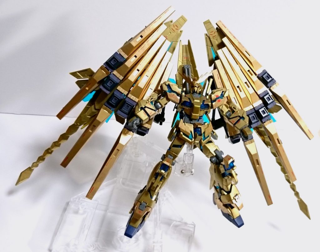 バックパック展開
フィンファンネルの収納、展開機能を使い翼を広げるイメージをつけてみました。