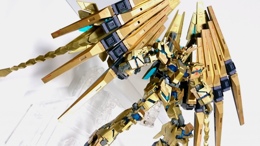 フィンファンネルがかなり重たく、ポージングが大変でした。