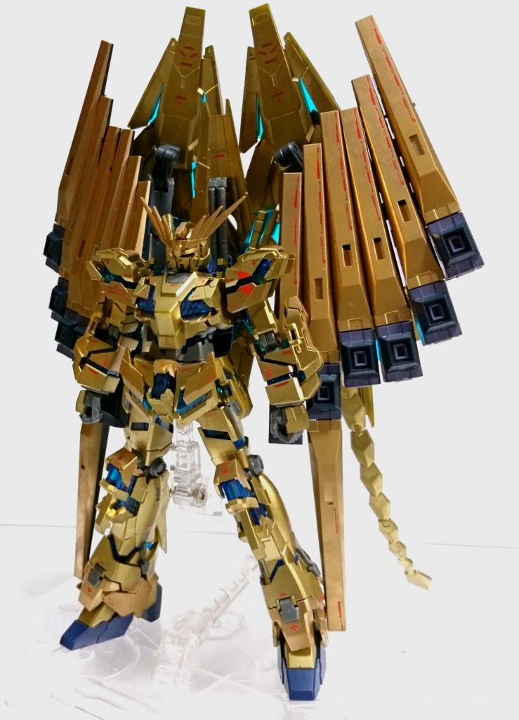 フロントビュー
翼を折り畳んだ状態を意識