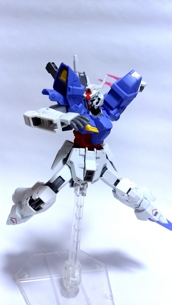 腰の可動ポイントも豊富なおかげでハッタリの効いたポージングもし易くとても遊びやすいです♪