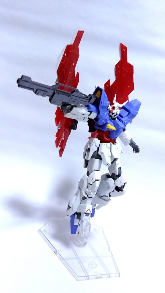 まずは背面に大きく主張しているサイコプレートですが本体の保持力が強いので付属のスタンドを使わなくても特別ヘタレることはないかと思います!