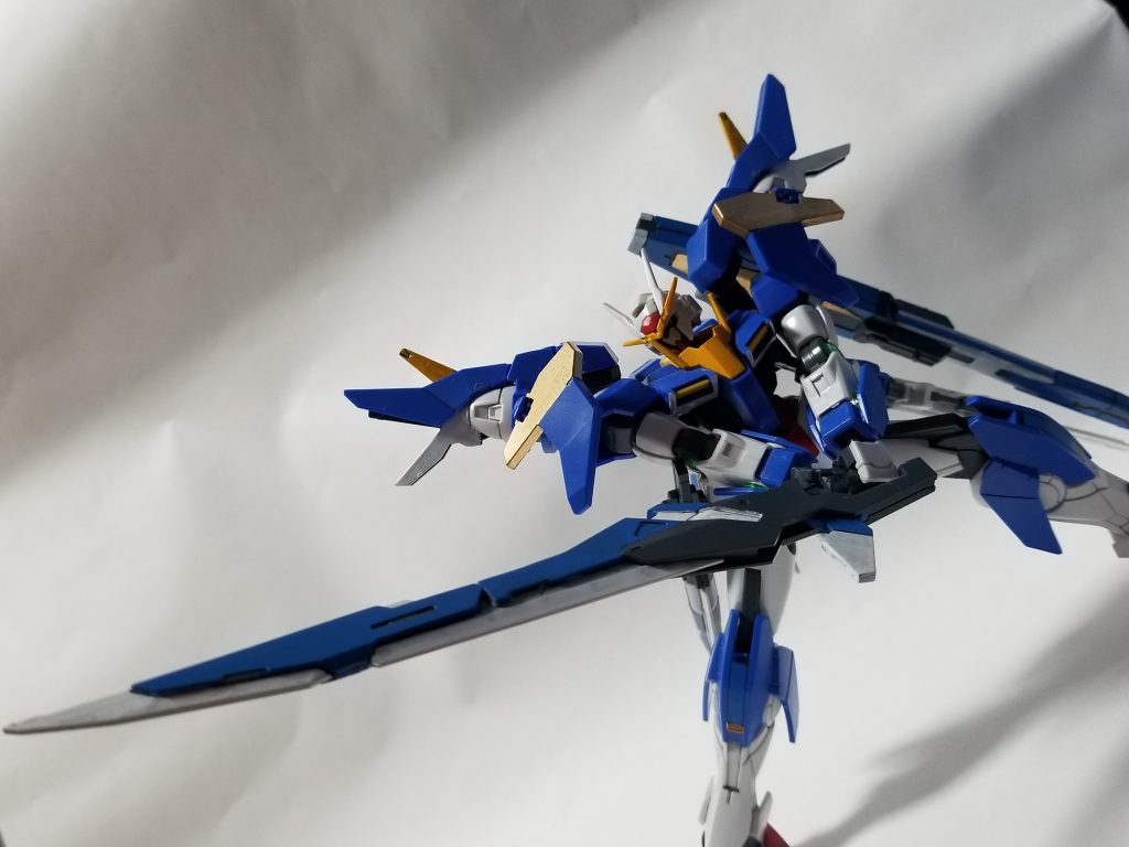 折り畳みギミックをなくし実体剣にしてあります