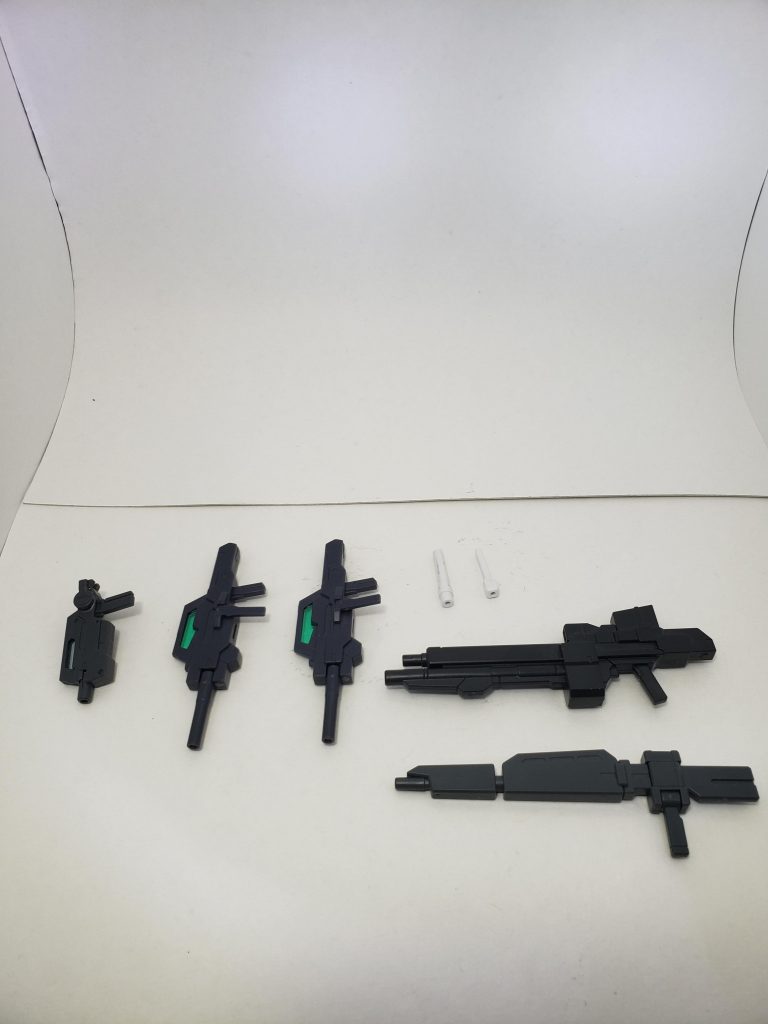 軽装状態時武装一覧
ビームマシンガン×1
ビームサブマシンガン×2
ビームサーベル×2
ビームライフル×1
ビームライフルII×1